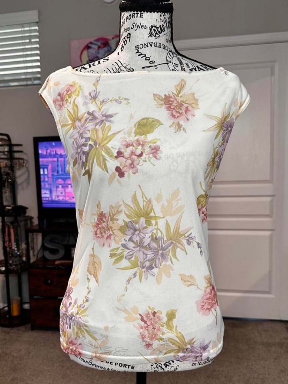 Vintage Wrapper Cream floral top with cap sleeves